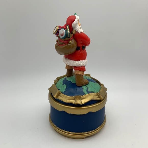 Vintage Coca-Cola Santa Claus Delivering Presents Christmas Spinning Music Box - Picture 6 of 13